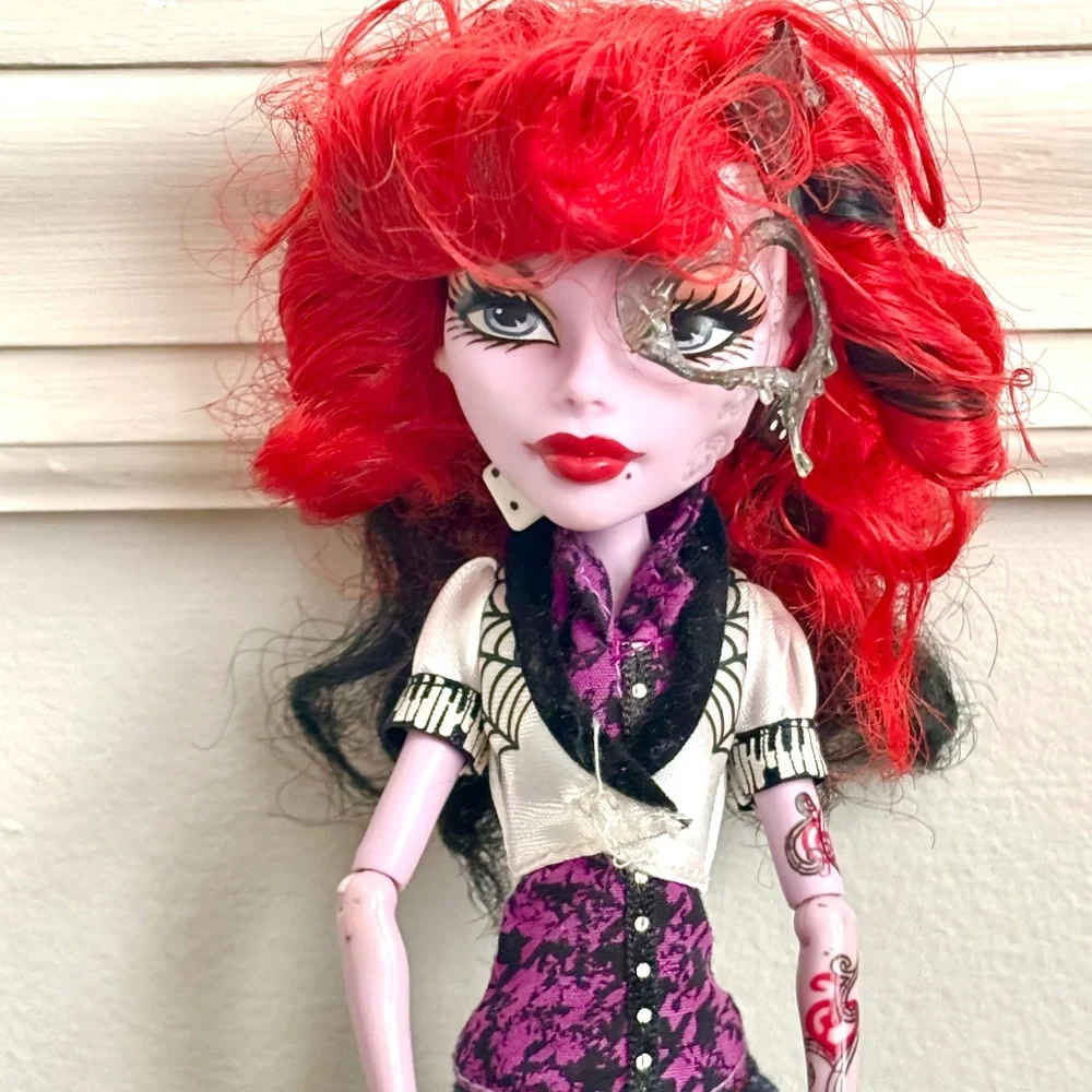 MONSTER HIGH First Wave OPERETTA Doll Original Outfit Accessories 2011 Mattel
